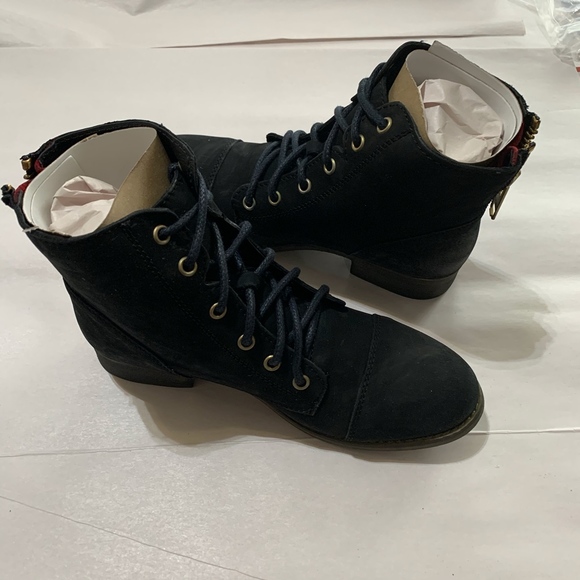 Steve Madden Shoes - Steve Madden Boot💕NIB💕
